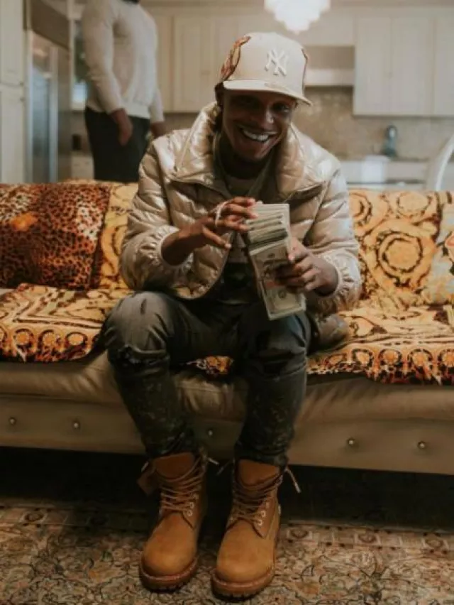 Moncler Beige Metallic Sador Down Jacket worn by Toosii on the Instagram account @toosii