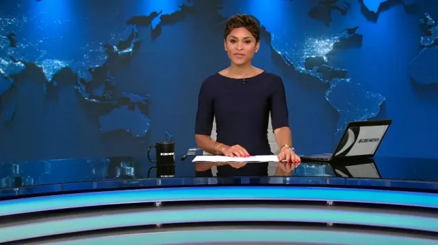 Robe bandage cannelée Hervé Léger portée par Jericka Duncan telle que vue dans CBS Evening News le 4 novembre 2024