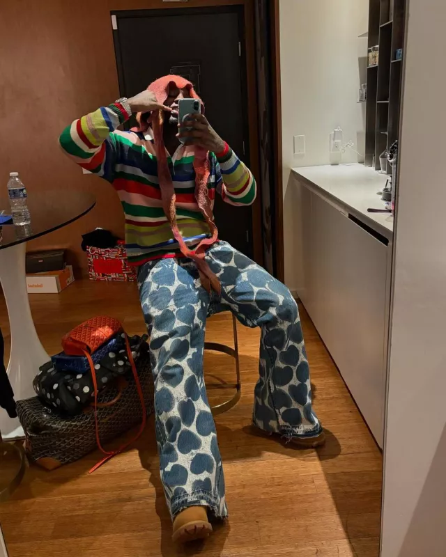 Goyard Jouvence Toiletry Bag worn by Sleepy Hallow on the Instagram account @_sleepyhallow_