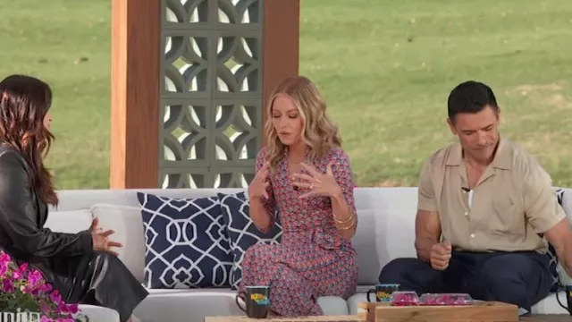 Diane von Furstenberg Abigail Robe portefeuille en voile de soie imprimé portée par Kelly Ripa comme on le voit en LIVE avec Kelly et Mark le 11 novembre 2024