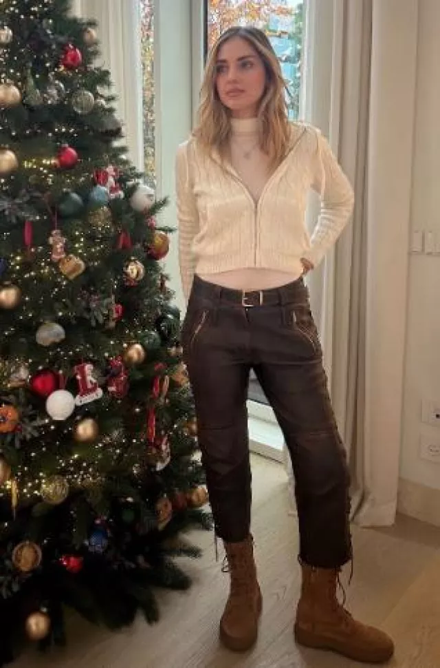 Tod’s W. G. Lace-Up Ankle Boots in Suede worn by Chiara Ferragni on her Instagram Post on November 21, 2024
