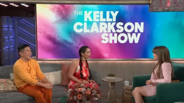 Robe Guadalupe de Silvia Tcherassi portée par Auli’i Cravalho telle que vue dans The Kelly Clarkson Show le 25 novembre 2024