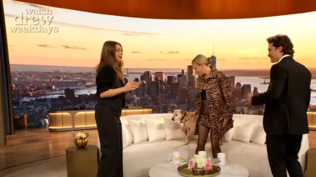 Chaleco Nili Lotan Ismael usado por Drew Barrymore como se vio en The Drew Barrymore Show el 8 de noviembre de 2024