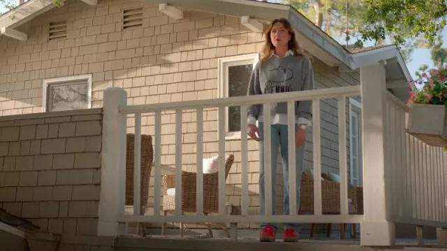 Adidas Gazelle Bold Platform Suede Sneakers portées par Liz (Christa Miller) comme on le voit dans Shrinking (S02E05)