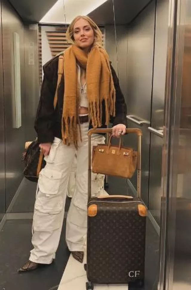 Hermes Birkin 30 Grizzly/Swift Chamois/Gold worn by Chiara Ferragni on her Instagram Post on November 23, 2024
