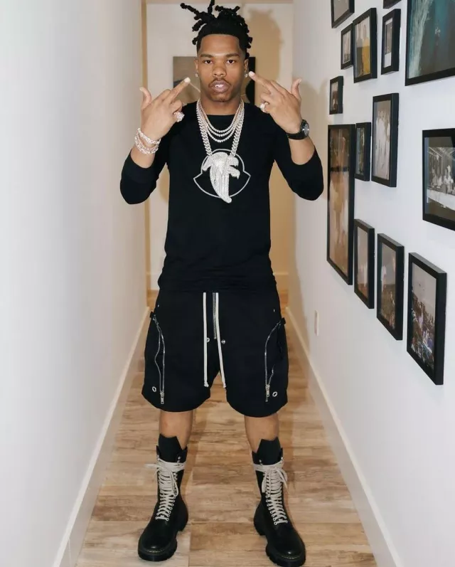 Dr. Martens 1918 DMXL Molf Length Zip Boot portée par Lil Baby sur le compte Instagram @cbfw2040