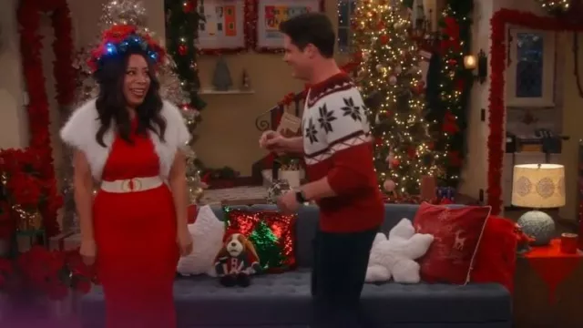 Lulus Total Appeal Vestido midi ajustado de un hombro fruncido rojo usado por Rosie (Selenis Leyva) como se ve en Lopez vs Lopez (S03E07)