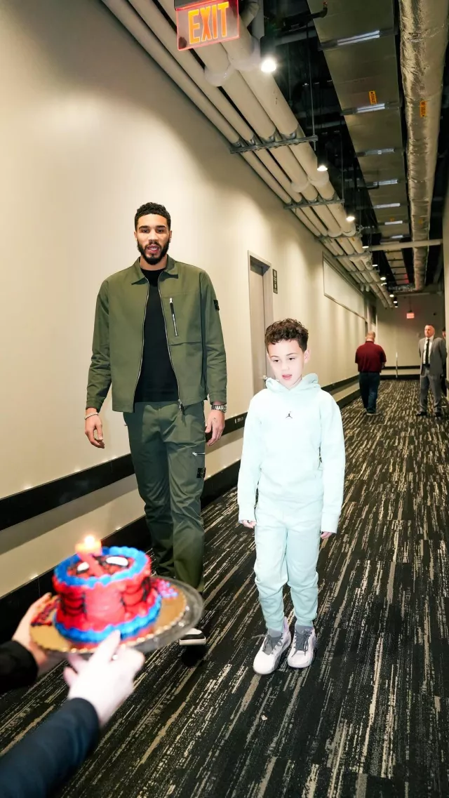 Stone Island Musk Olive Green Zip Overshirt worn by Jayson Tatum on the Instagram account @celtics