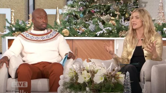J. Crew Lambswool Fair Isle Yoked Crew Pull à col rond porté par Akbar Gbaja-Biamila comme on le voit dans The Talk le 10 décembre 2024