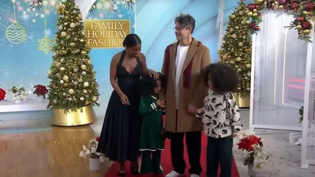 Kaiiko x Virgo Jo-Ellen V Robe longue dos nu taille basse portée par Rajni Jacques comme on le voit dans Today with Hoda & Jenna le 11 décembre 2024