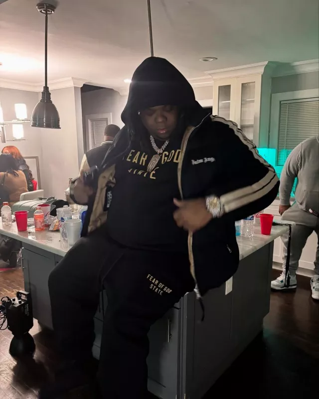 Moncler x Palm Angels Black & White Stripe Rodman Jacket porté par Big Homiie G sur le compte Instagram @bighomiieg