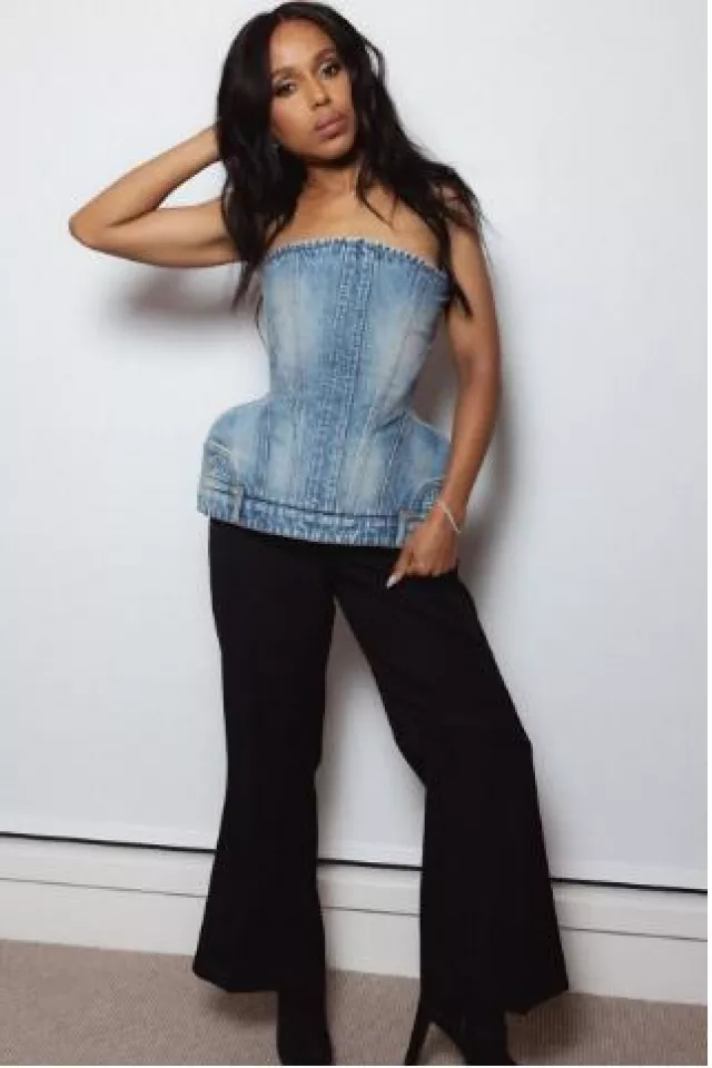 Christian Louboutin Loo Booty Botines de tacón de terciopelo usados por Kerry Washington en la proyección de The Six Triple Eight NYC Tastemaker de Netflix el 16 de diciembre de 2024