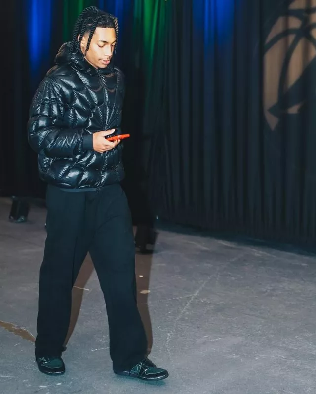 Jordan 1 Retro Low x Travis Scott Black Phantom portée par Rob Dillingham sur le compte Instagram @timberwolves