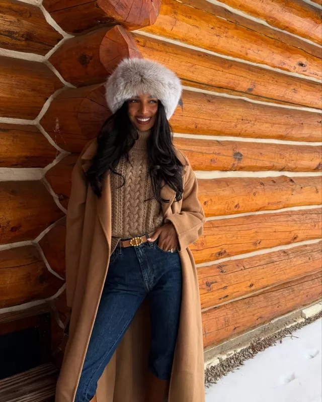 Pull à col roulé en tricot torsadé Ralph Lauren porté par Jasmine Tookes sur son post Instagram le 21 décembre 2024