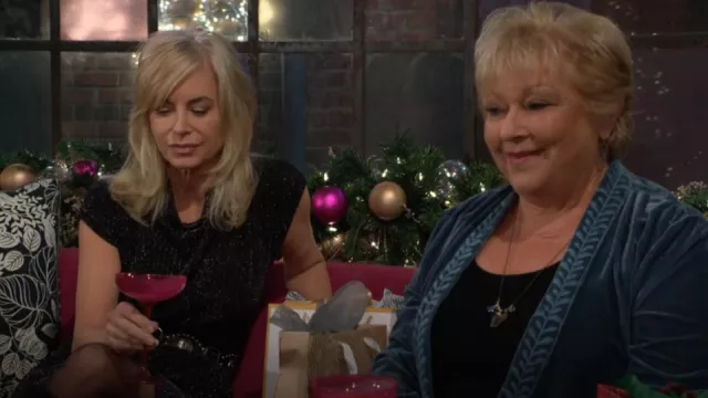 Vestido IRO Ukari usado por Ashley Abbott (Eileen Davidson) como se ve en The Young and the Restless el 26 de diciembre de 2024