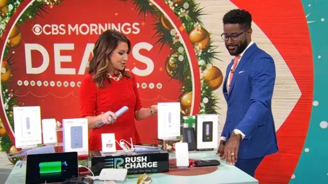 Robe Ted Baker Sanvie portée par Courtney Cason telle que vue dans CBS Mornings le 23 décembre 2024