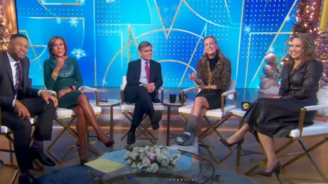 J. Crew Brushed Sweater Lady Jacket usado por Lara Spencer como se ve en Good Morning America el 19 de diciembre de 2024