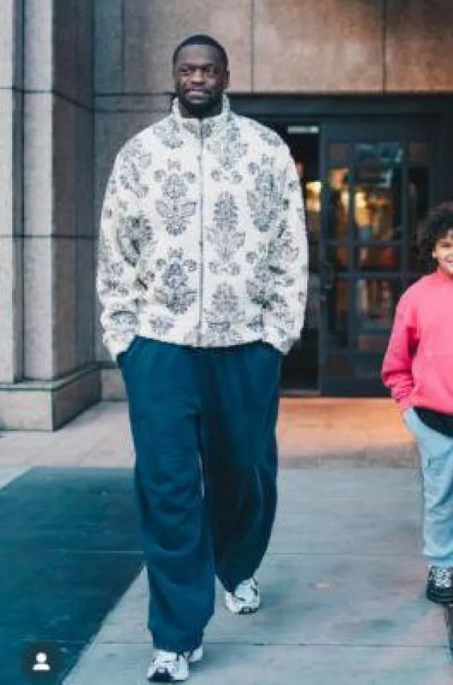 Baskets Balenciaga White & Black Gradient Runner portées par Kevin Durant sur le compte Instagram @suns