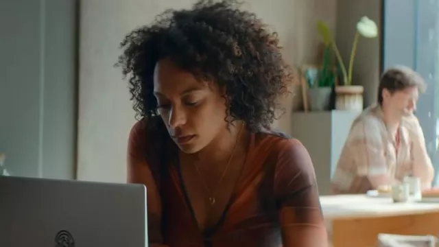 Stradivarius Mesh Ruched Shirt In Orange Blur Print worn by DI Kat Donovan (Rosalind Eleazar) as seen in Missing You (S01E04)