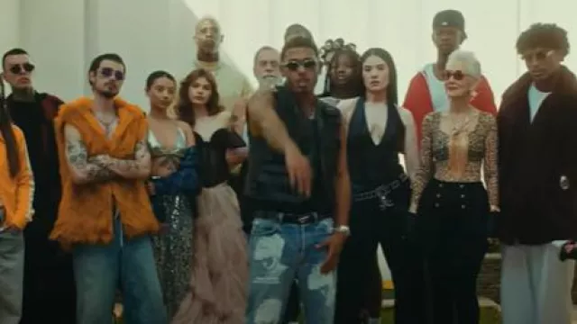 Gilet cargo Prada en cuir noir porté par Myke Towers à Myke Towers & Pirlo - VAN CLEEF (Official Music Video)