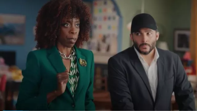 Bar III Blazer Femme Un Bouton Vert porté par Marla (Lisa Codrington) comme on le voit dans Children Ruin Everything (S04E09)
