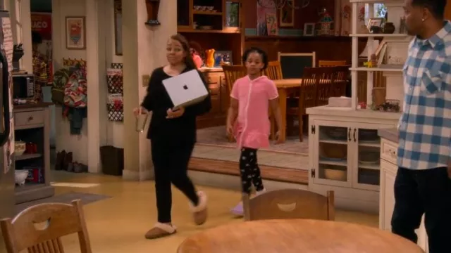 Ugg Scuffette II Slippers worn by Regina Upshaw (Kim Fields) as seen in The Upshaws (S06E03)