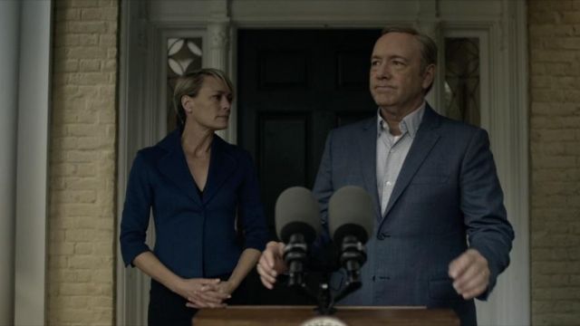 La veste Akris Punto de Claire Underwood (Robin Wright) dans House of Cards