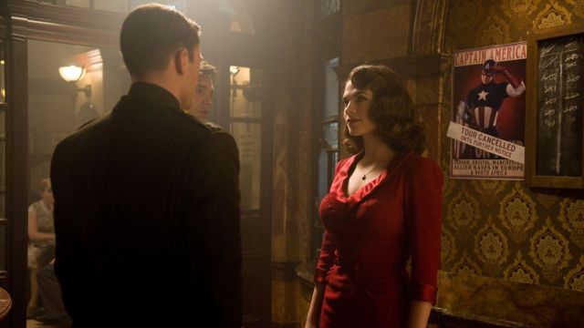 The red dress Peggy Carter (Hayley Atwell) in Captain America : The First Avenger