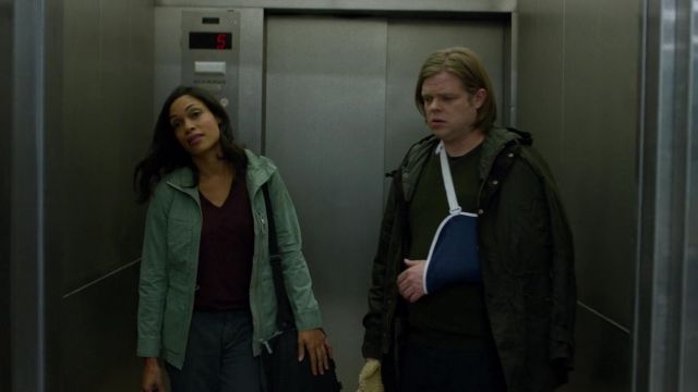 The khaki jacket Madewell Claire Temple (Rosario Dawson) in Marvel's Daredevil S02E11