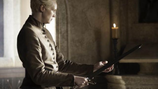 The sword "Damascus" Brienne of Torth (Gwendoline Christie) in game of Thrones S04E04