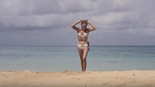 The bikini Honeychile Ryder (Ursula Andress) in the James Bond 007 against Dr. No.
