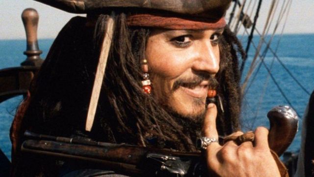 La bague de Jack Sparrow (Johnny Depp) dans Pirates des Caraïbes - Le Secret du coffre maudit