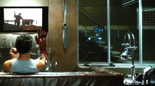 The lamp Jamie Young Company of Tony Stark (RDJ) in Iron man