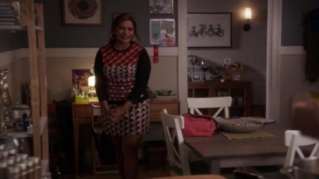 the skirt of Mindy Lahiri (Mindy Kaling) in The Mindy project