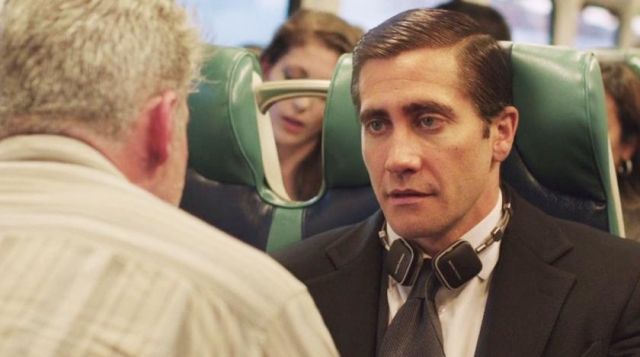 The headset Harman Kardon Davis (Jake Gyllenhaal) in Demolition