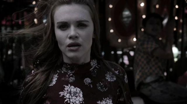La robe à fleurs Lush de Lydia Martin (Holland Roden) dans Teen Wolf S06E06