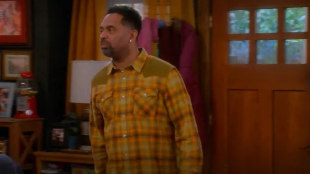 Levi's Classic Standard Fit Western Shirt worn by Bernard Upshaw (Mike Epps) as seen in The Upshaws (S06E09)