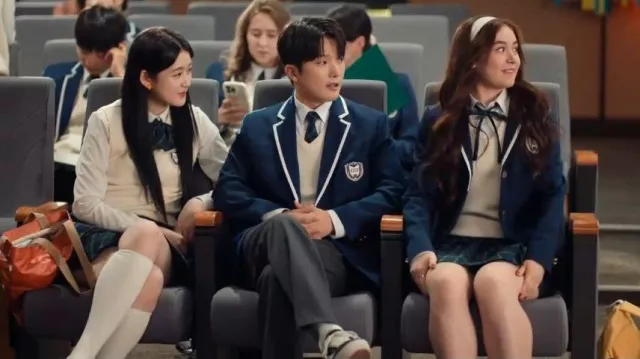 Vans Old Skool Platform portée par Dae (Choi Min-young) comme on le voit dans XO, Kitty (S02E05)