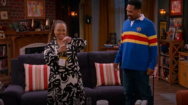 Robe chemise en viscose H&M portée par Regina Upshaw (Kim Fields) comme on le voit dans The Upshaws (S06E10)