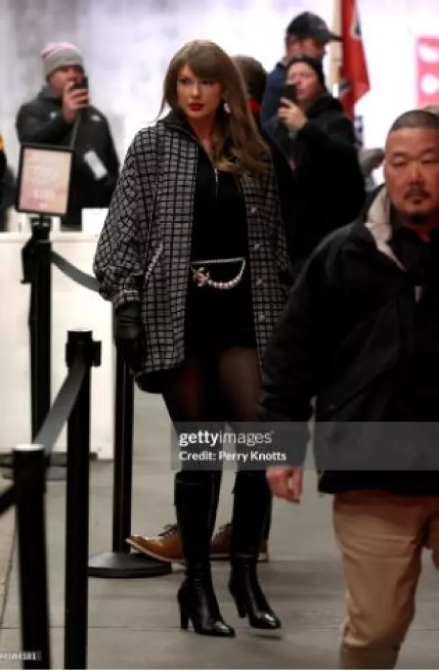 Chanel Cruise Tweed Coat worn by Taylor Swift at Kanas City Chiefs Vs