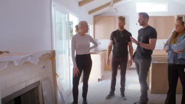T-shirt à manches longues Skims porté par Heather Rae Young comme on le voit dans The Flipping El Moussas (S02E04)