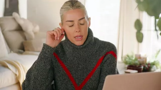 Suéter de cuello alto Sandro usado por Heather Rae Young como se ve en The Flipping El Moussas (S02E05)
