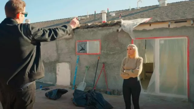 ASTR The LABEL Suéter de espalda abierta Inez usado por Heather Rae Young como se ve en The Flipping El Moussas (S02E05)