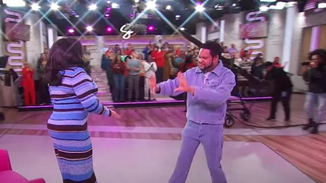 Fashion Nova Warsaw Carpenter Slim Flare Jeans porté par Sherri Shepherd comme on le voit à Sherri le 22 janvier 2025