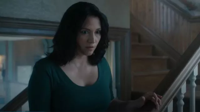 T-shirt loft côtelé à col rond porté par Kat Landry (Chyler Leigh) comme on le voit dans The Way Home (S03E01)