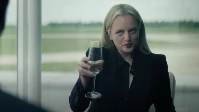 Chemise classique en soie Vince portée par Imogen Salter (Elisabeth Moss) comme on le voit dans Le Voile (S01E01)