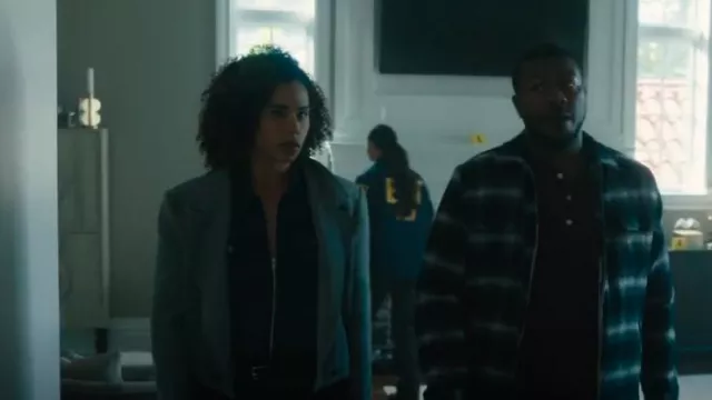 Marrant Etoile Cassidy Double-Breasted Jacket Femmes portée par Sheryll Barnes (Roxy Sternberg) comme on le voit dans FBI : Most Wanted (S06E07)