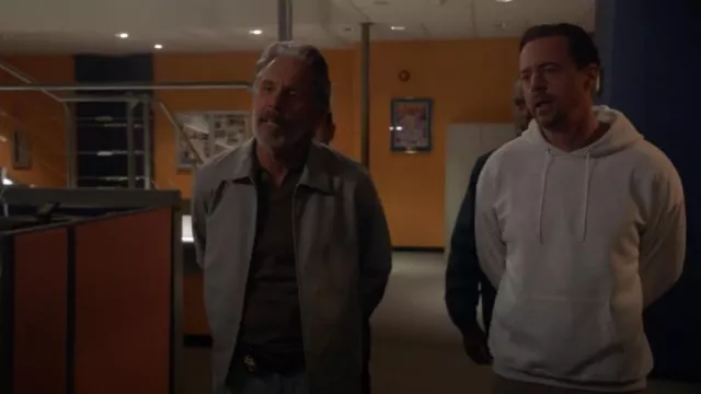 H&M Oversized Fit Hoodie porté par Timothy McGee (Sean Murray) comme on le voit dans NCIS (S22E03)