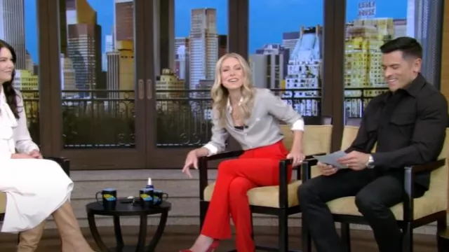 Chemise Celine Romy portée par Kelly Ripa comme vue dans LIVE with Kelly and Mark le 31 janvier 2025