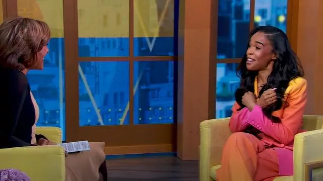 Blazer ombre de crepé cruzado de Mac Duggal usado por Michelle Williams como se vio en Good Morning America el 3 de febrero de 2025